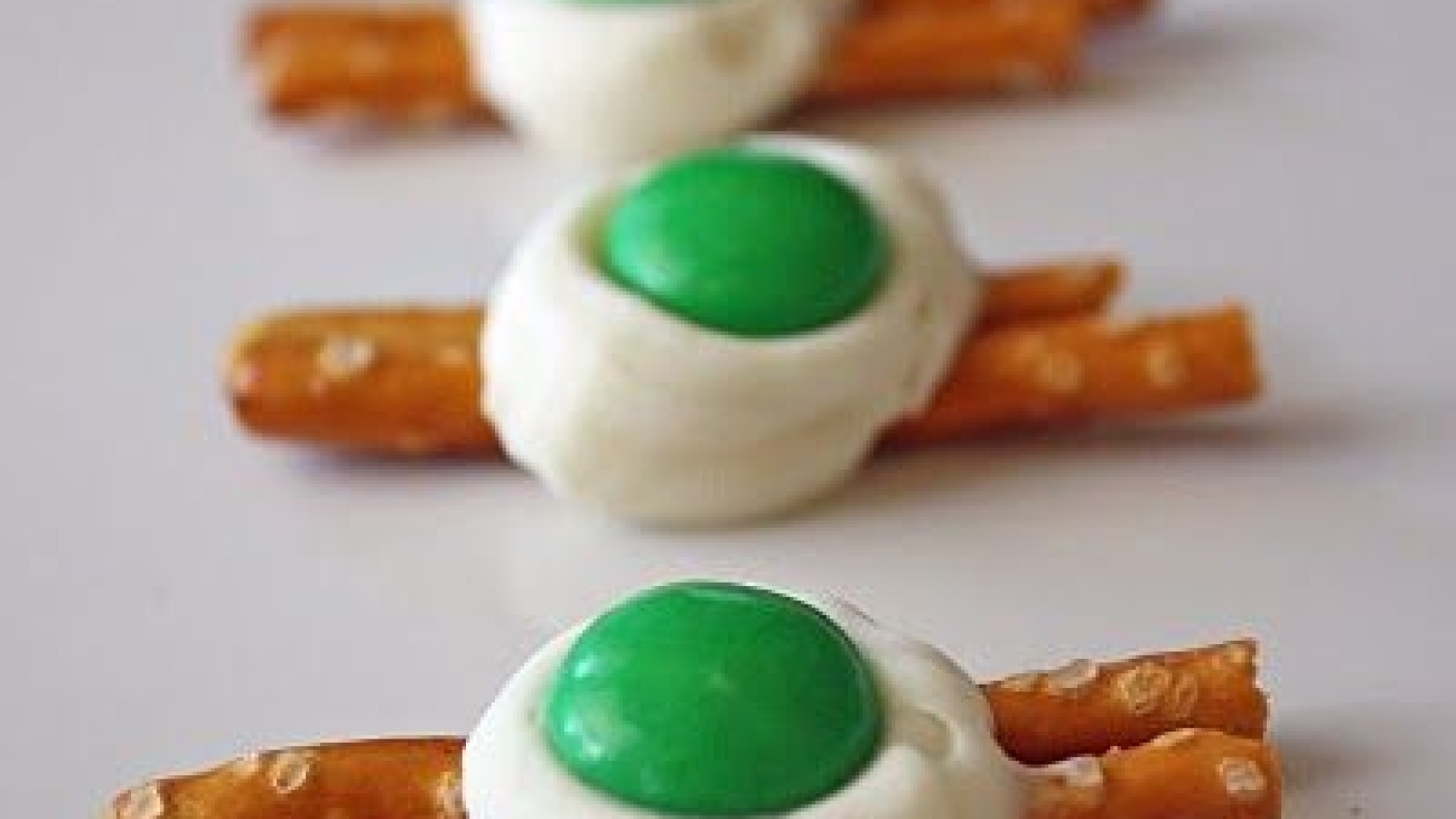 Krystal kinney Green Eggs and Ham Pretzels – The Girl Who Ate Everything
